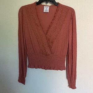 🌸$5 Kian D top, long sleeved, boho lace, size XS